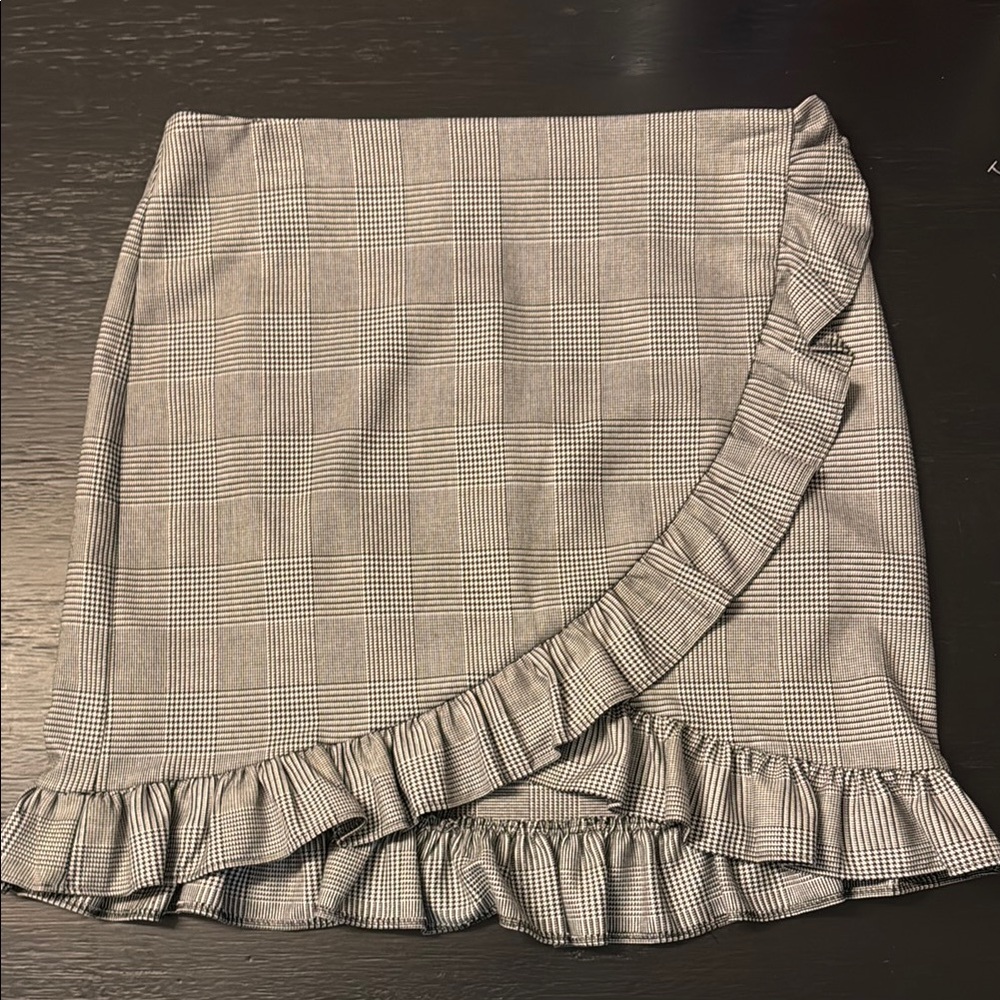 Plaid Ruffle Mini Skirt - Gray